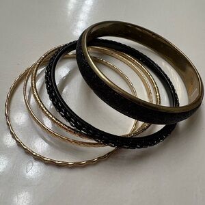 Chic Gold and Black Bangle Set